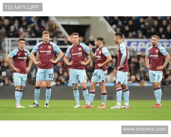 英超球队伯恩利：伯恩利队在英超联赛中的历程与表现