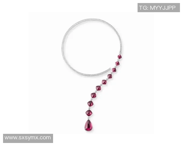 璀璨珠宝世界：探索经典与现代设计的完美融合与创新之美