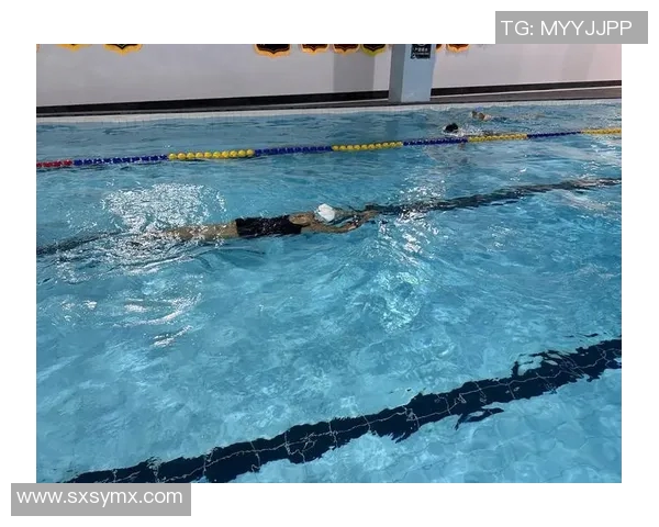 游泳对身体健康的多重益处,提升心肺功能增强肌肉力量助力减压和改善心理状态 游泳对身体健康的多重益处,提升心肺功能增强肌肉力量助力减压和改善心理状态