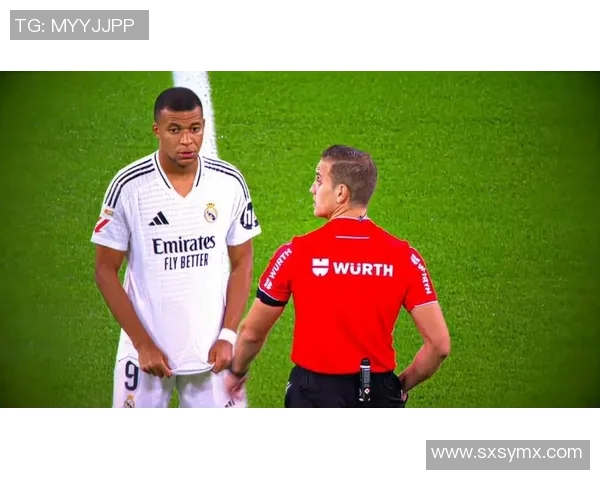 足球明星的崛起与挑战：从青涩少年到世界足坛巨星的传奇之路